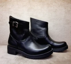 Scarpe di Maremma Stivaletto Asimmetrico In Pelle*Donna Tronchetti